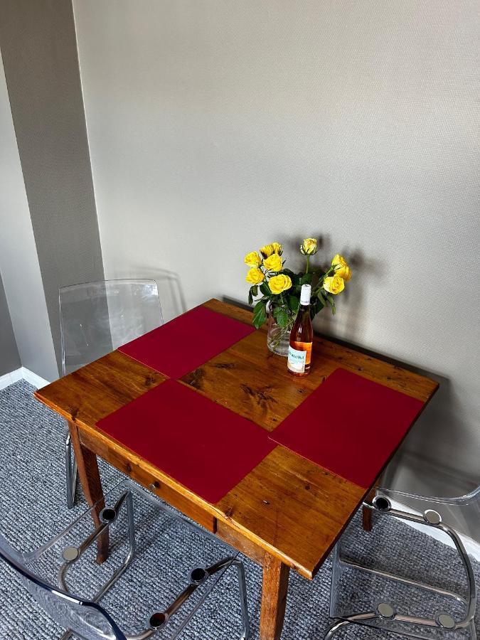 Traumhafter Altbaucharme In Zentraler Lage Apartment *